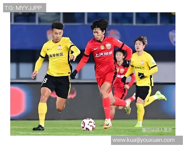 国安与上港激战正酣期待26轮精彩对决引发球迷热议