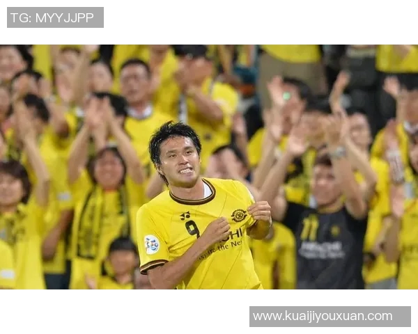 神户胜利船迎战水原球队激情对决展现足球魅力与团队精神