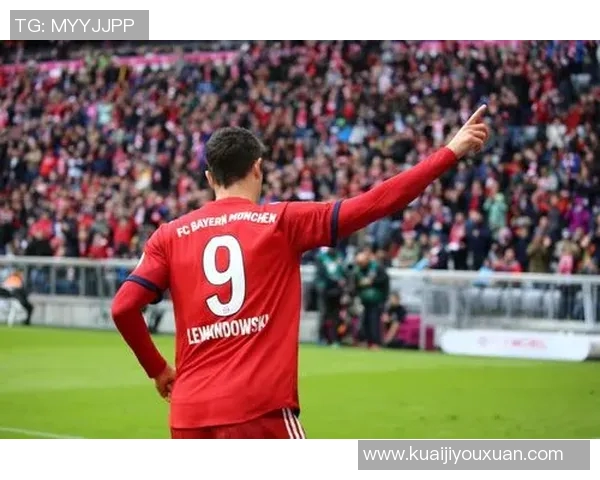 莱万重返安联球场遭拜仁球迷嘘声四起忘恩负义的背叛者吗