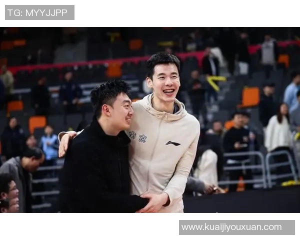 郭昊文的篮球梦想与成长之路:从青涩少年到职业球员的蜕变历程 郭昊文的篮球梦想与成长之路:从青涩少年到职业球员的蜕变历程