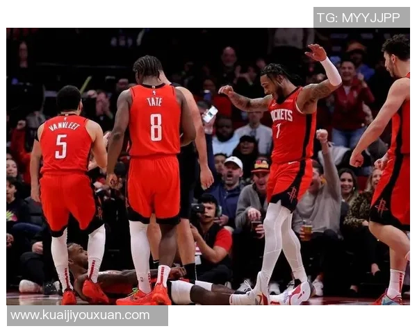 10月13日火箭队迎战强敌全力争胜期待精彩比赛瞬间 10月13日火箭队迎战强敌全力争胜期待精彩比赛瞬间