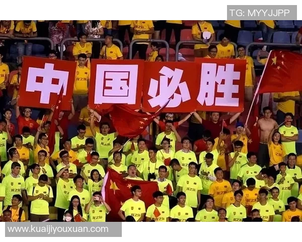 全北现代迎战庆南足球队力争主场胜利展现强大实力与团队合作精神